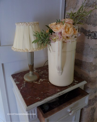 décor brocante, grenier chic, salle de bain sous les combles, french bathroom inspirations, french cottage bathroom, campagne chic salle d'eau